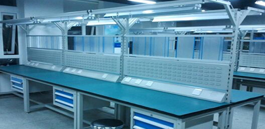 航空工業(yè)集團某研究所再一次選用浦豐柜業(yè)防靜電工作臺 航空工業(yè)集團某研究所再一次選用浦豐柜業(yè)防靜電工作臺